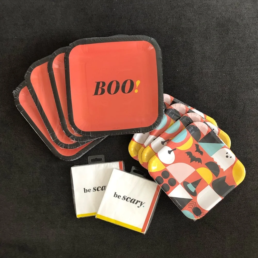 Hallmark Halloween BOO! Plates and Be Scary Napkins Set of 10